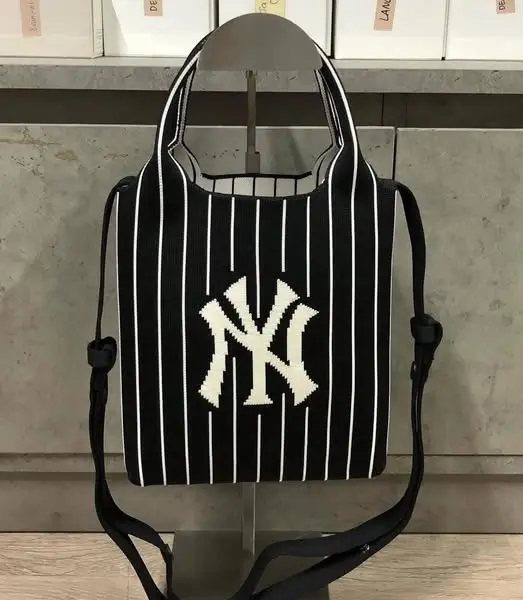 Túi đeo chéo MLB kẻ sọc big logo knit 3ACRS034N-50BKS